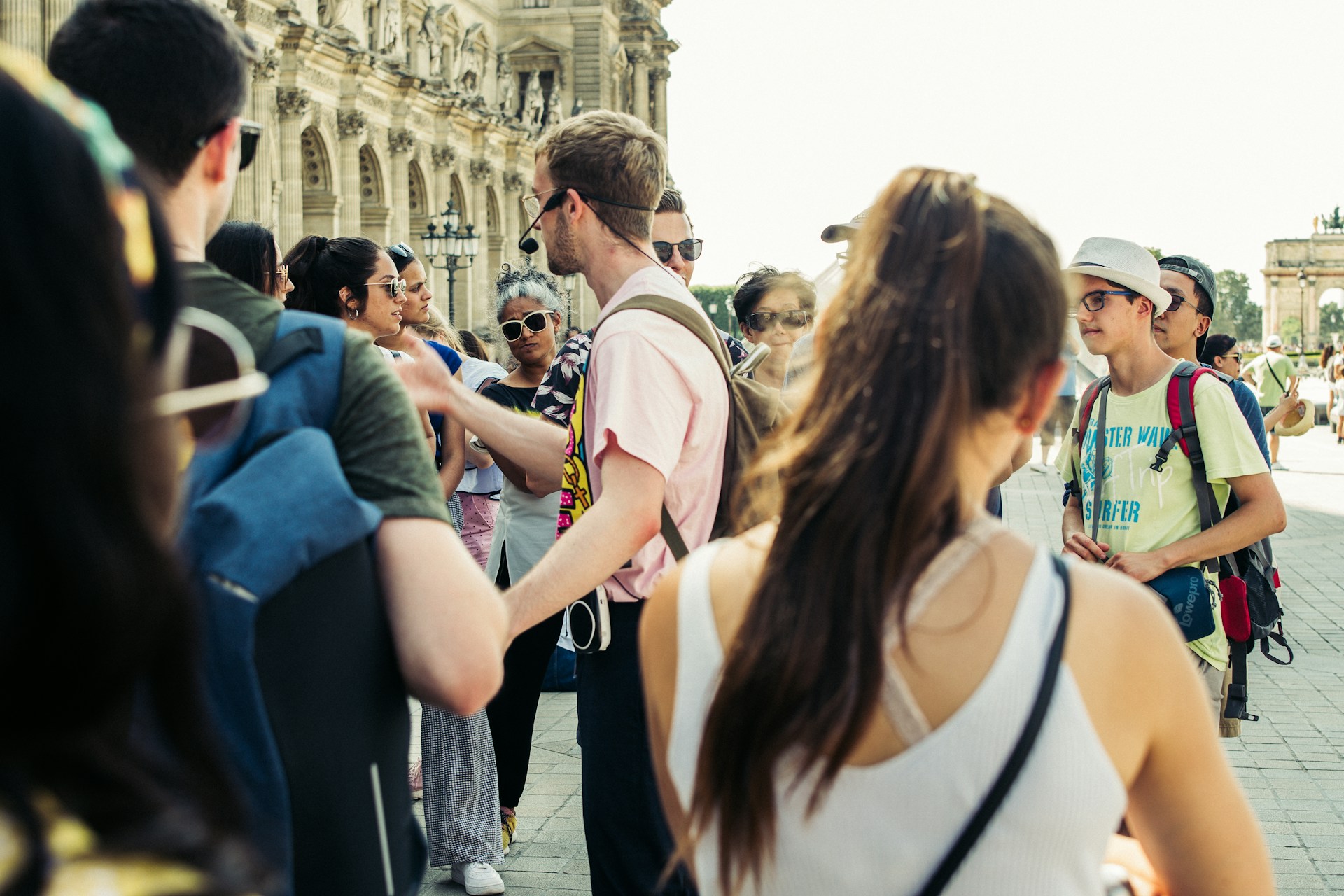 Guia de turismo pode ser MEI? O que a lei exige do profissional